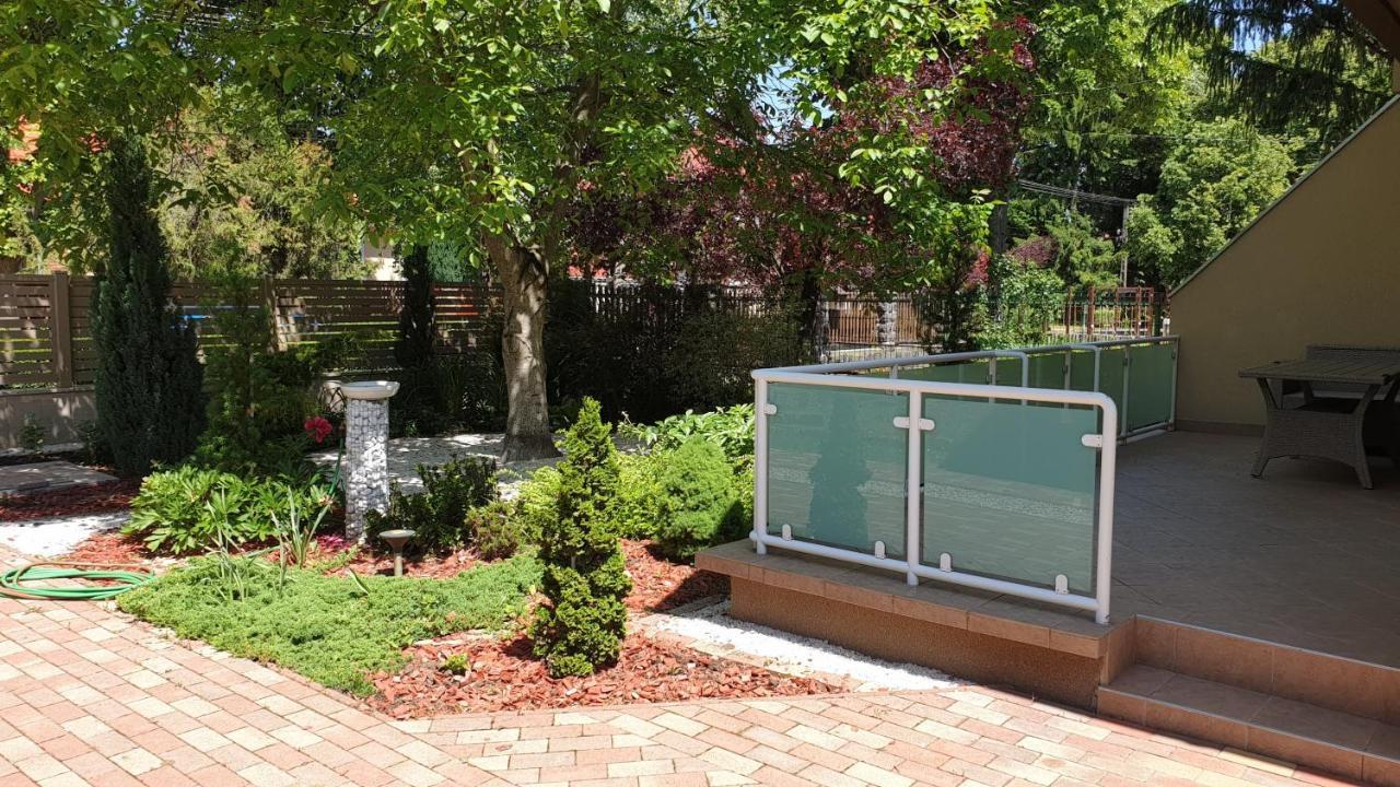 Keller Apartmanok Hajduszoboszlo Exterior photo