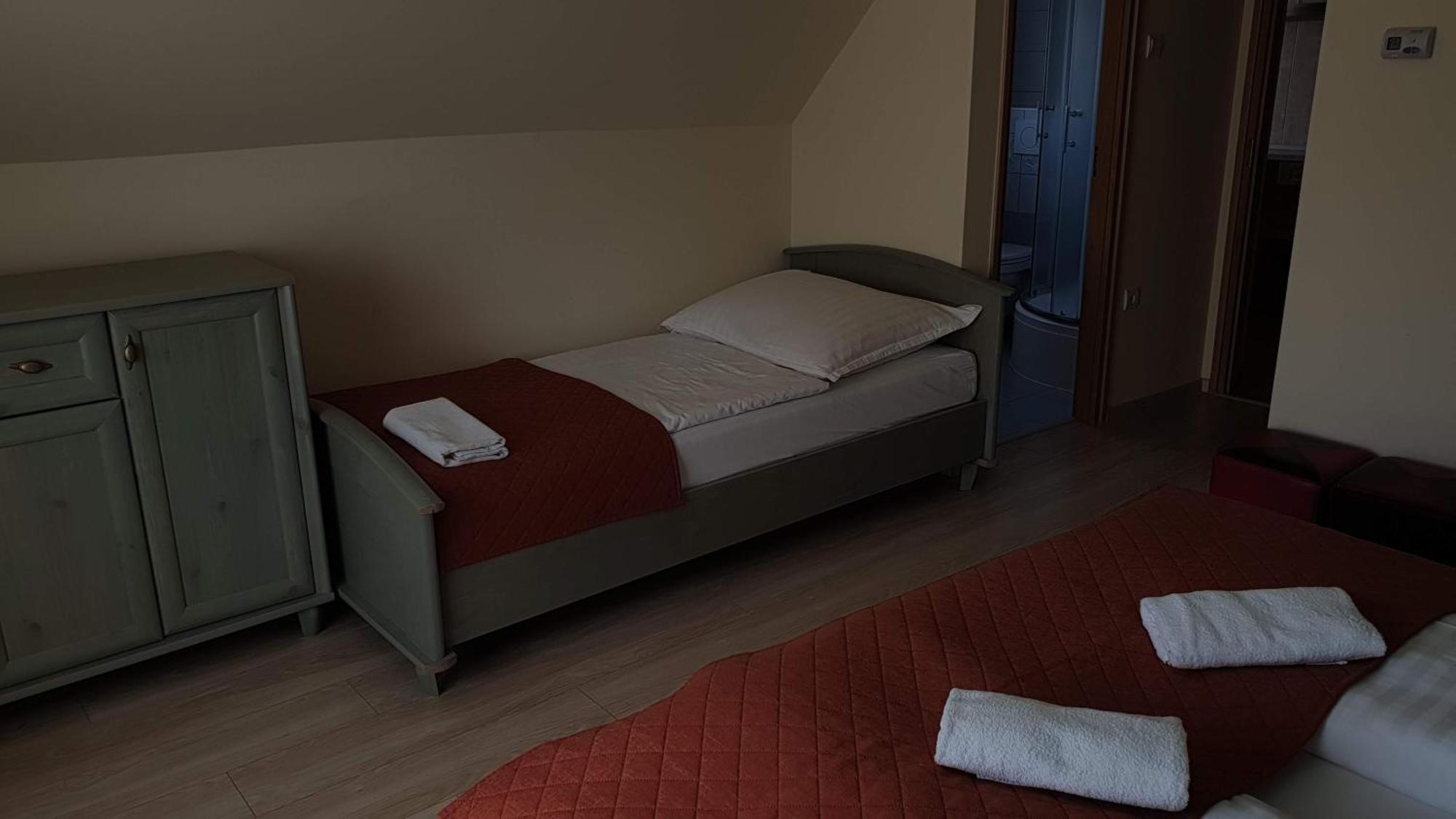Keller Apartmanok Hajduszoboszlo Room photo